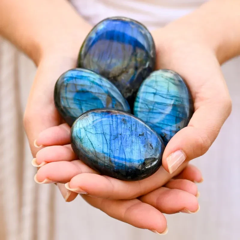 galet labradorite bleue flash univers mineral